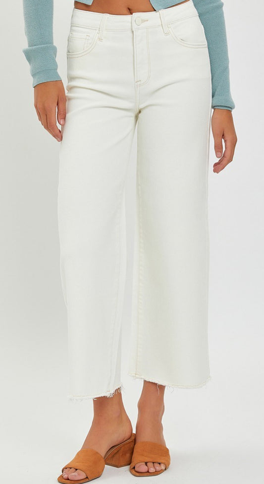 569 Cream Crop
